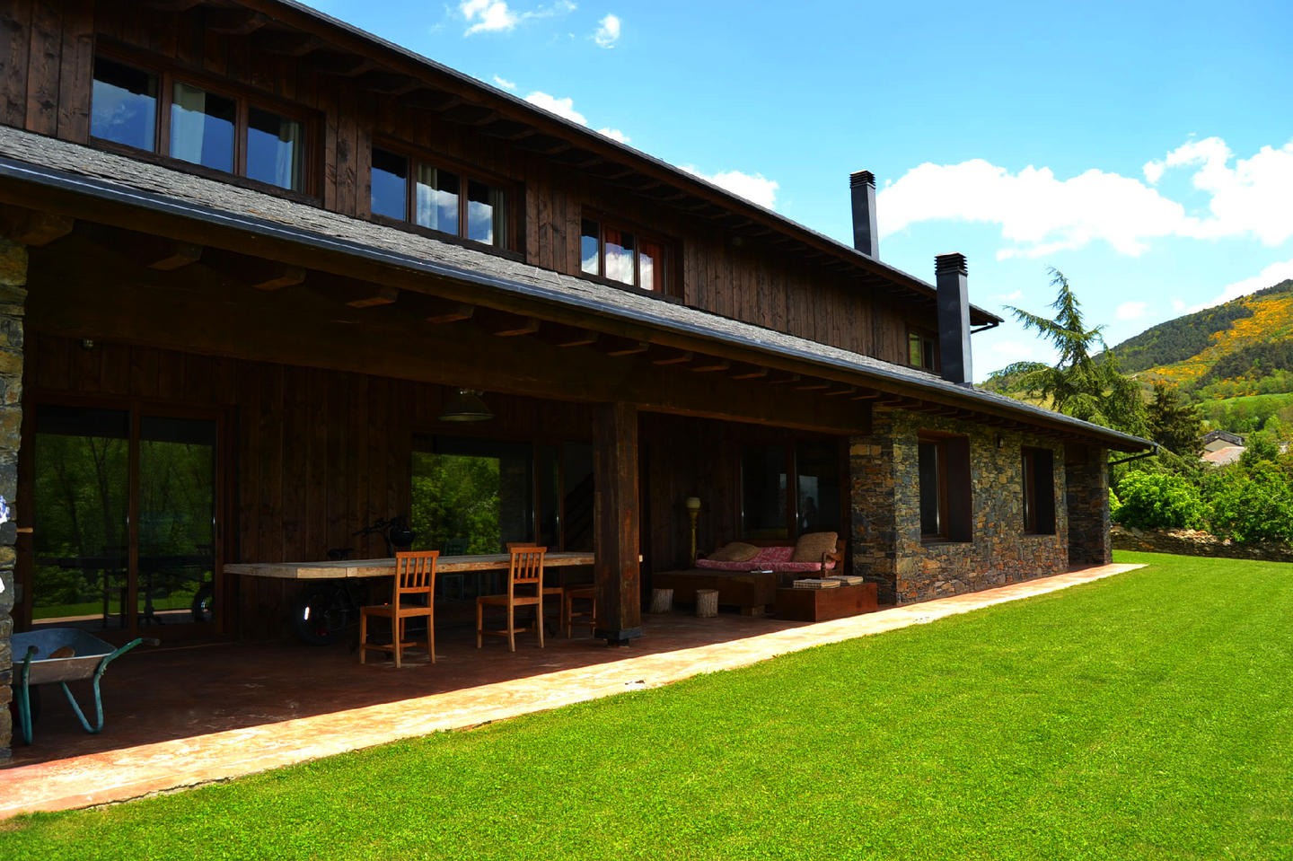 Countryhouse - Nahuja - 5 bedrooms - 12 persons